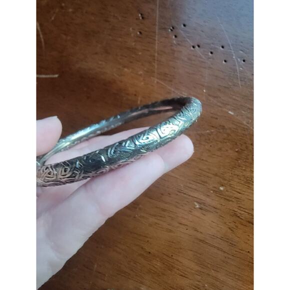 Lot Of 2 Metal Silver Pewter? Bangles With Designs - Picture 7 of 9